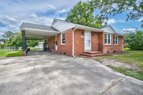 384 Snow Hill Street Ayden NC 28513