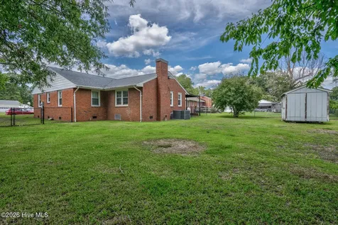 384 Snow Hill Street Ayden NC 28513