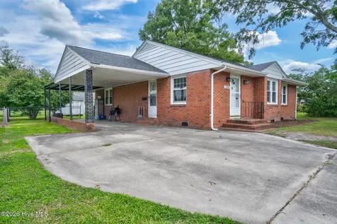 384 Snow Hill Street Ayden NC 28513