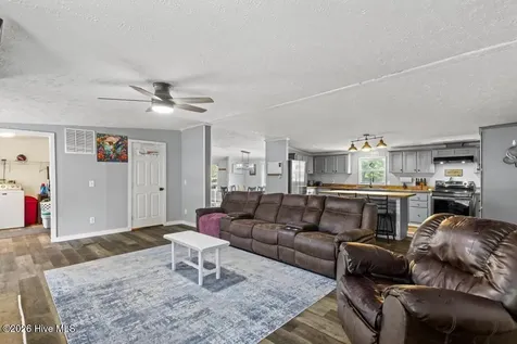 126 Elizabeth Drive E Hubert NC 28539