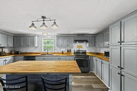 126 Elizabeth Drive E Hubert NC 28539