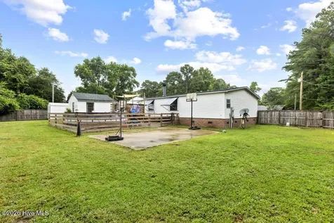 126 Elizabeth Drive E Hubert NC 28539