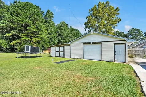 1677 Us Highway 117 Burgaw NC 28425