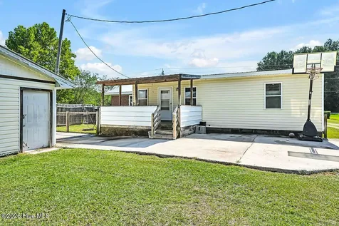1677 Us Highway 117 Burgaw NC 28425