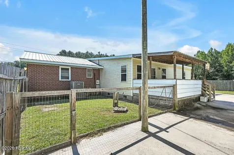 1677 Us Highway 117 Burgaw NC 28425