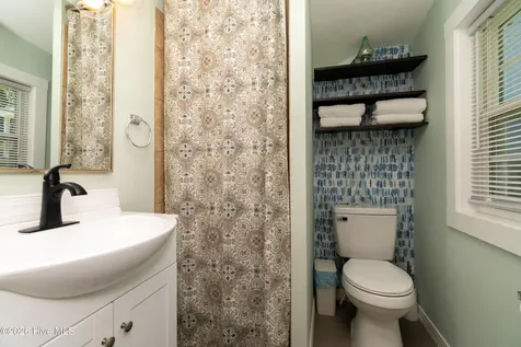 132 E Albemarle Street Edenton NC 27932