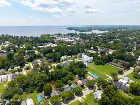 132 E Albemarle Street Edenton NC 27932