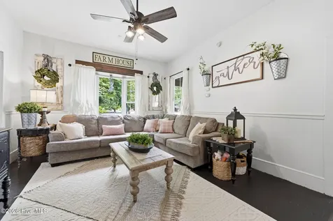105 E Hargett Street Richlands NC 28574