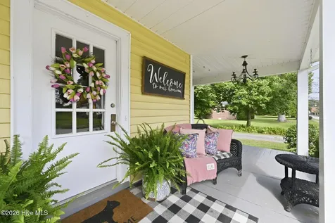 105 E Hargett Street Richlands NC 28574