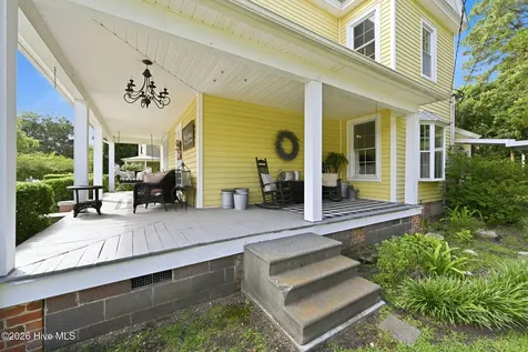105 E Hargett Street Richlands NC 28574