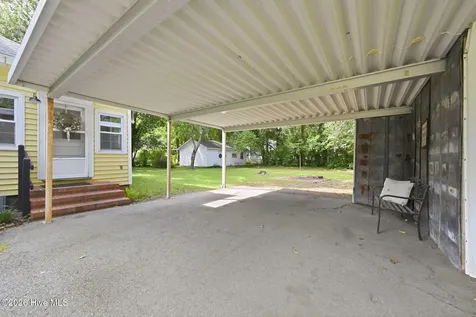 105 E Hargett Street Richlands NC 28574