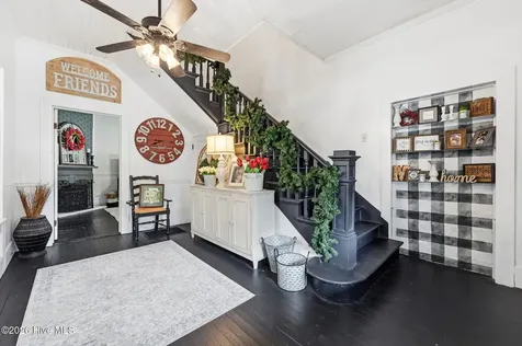 105 E Hargett Street Richlands NC 28574
