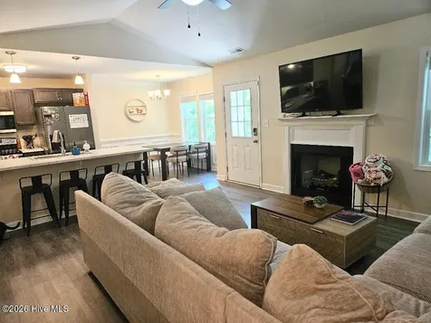 207 Sherwood Road Jacksonville NC 28540