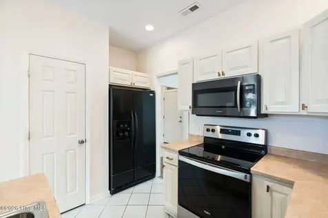 1009 Avenshire Circle Wilmington NC 28412