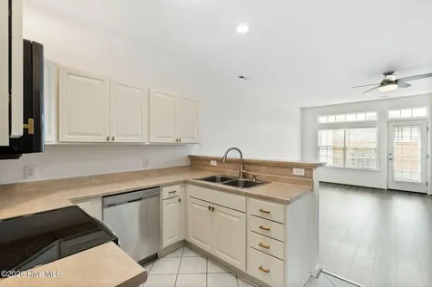 1009 Avenshire Circle Wilmington NC 28412