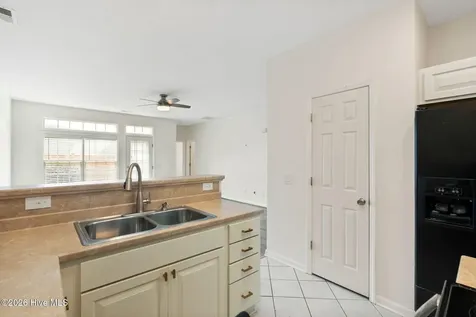 1009 Avenshire Circle Wilmington NC 28412