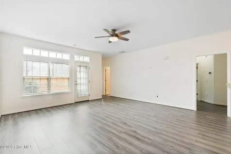 1009 Avenshire Circle Wilmington NC 28412