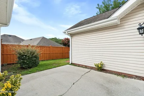 1009 Avenshire Circle Wilmington NC 28412