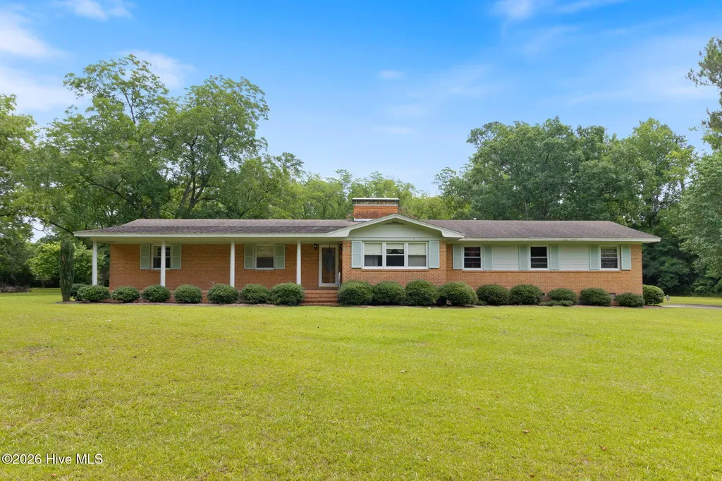 312 N Mitchell Ford Road Clarkton NC 28433