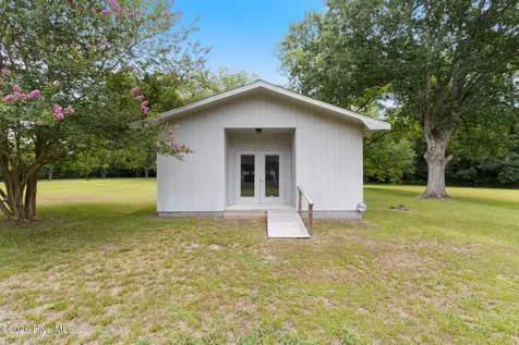 312 N Mitchell Ford Road Clarkton NC 28433