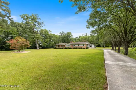 312 N Mitchell Ford Road Clarkton NC 28433