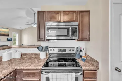 511 New Hanover Trail Jacksonville NC 28546