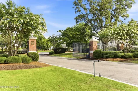 26 W Scarborough Court Hampstead NC 28443