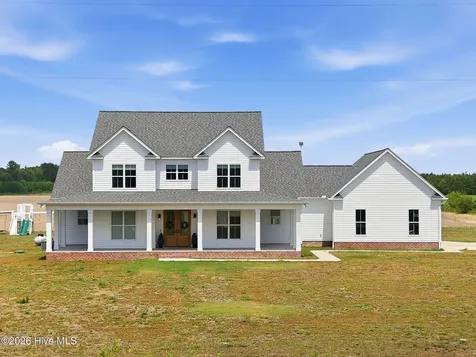 2701 Sis Mills Road Grimesland NC 27837