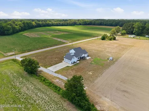 2701 Sis Mills Road Grimesland NC 27837