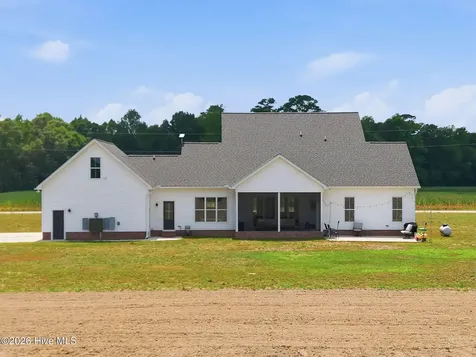 2701 Sis Mills Road Grimesland NC 27837