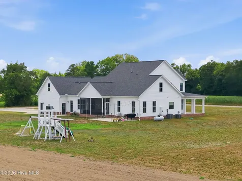 2701 Sis Mills Road Grimesland NC 27837