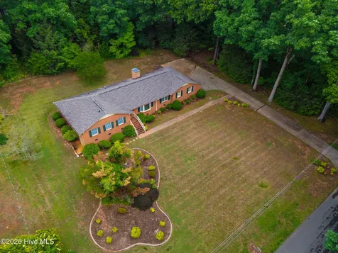 806 Cliftwood Drive Siler City NC 27344