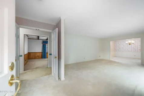 806 Cliftwood Drive Siler City NC 27344