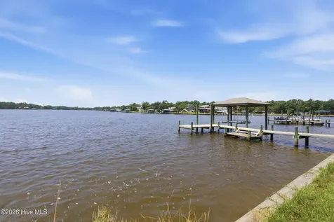 434 Southern Plantation Drive S Oriental NC 28571