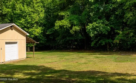 2922 Birdsong Circle Grimesland NC 27837