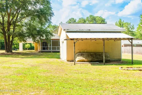2922 Birdsong Circle Grimesland NC 27837