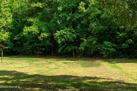2922 Birdsong Circle Grimesland NC 27837