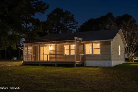2922 Birdsong Circle Grimesland NC 27837