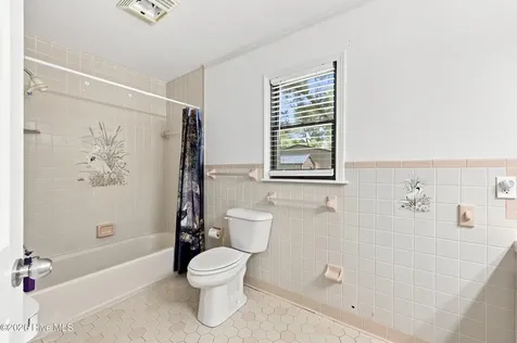 1243 Saunders Drive Elizabeth City NC 27909