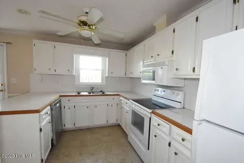 3818 Sterling Pointe Drive Winterville NC 28590