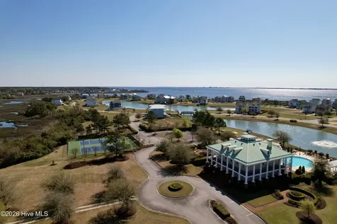 210 Colleton Square Newport NC 28570