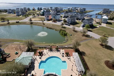 210 Colleton Square Newport NC 28570