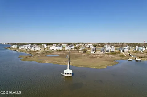 210 Colleton Square Newport NC 28570