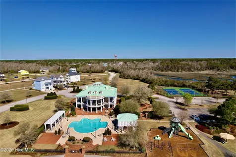210 Colleton Square Newport NC 28570