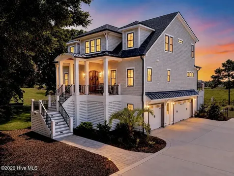 106 Seven Oaks Court Hampstead NC 28443
