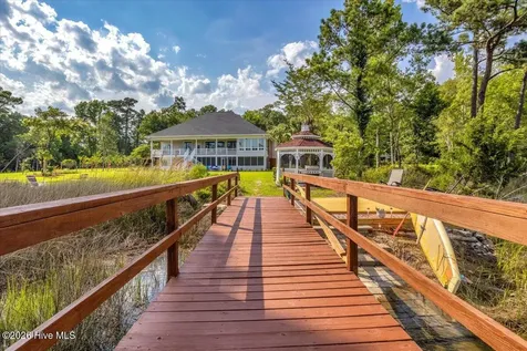 609 Sawgrass Road Hampstead NC 28443
