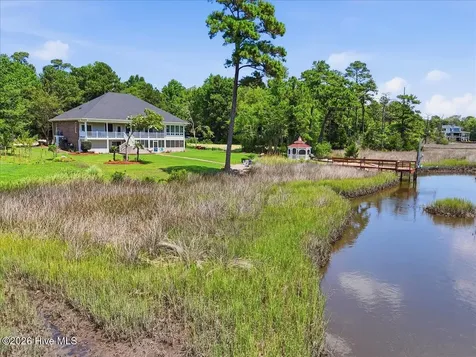 609 Sawgrass Road Hampstead NC 28443
