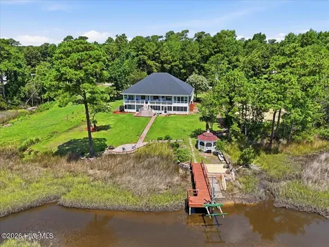 609 Sawgrass Road Hampstead NC 28443