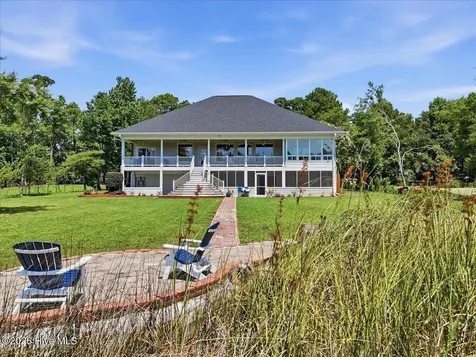 609 Sawgrass Road Hampstead NC 28443