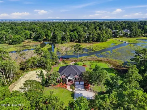 609 Sawgrass Road Hampstead NC 28443